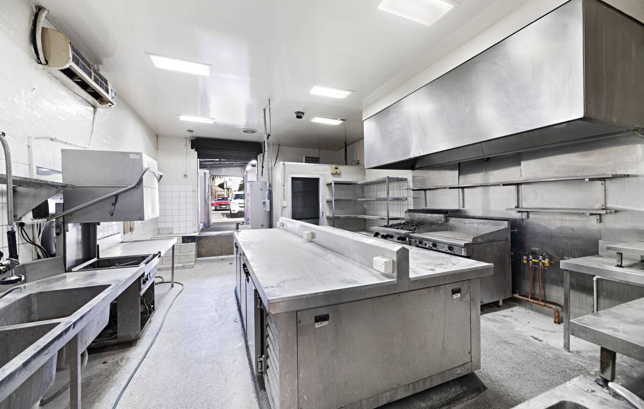 Commercial 106 Station Street FAIRFIELD VIC 3078 Gross Waddell / ICR