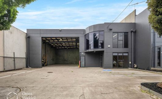 37 Barrie Road TULLAMARINE VIC 3043